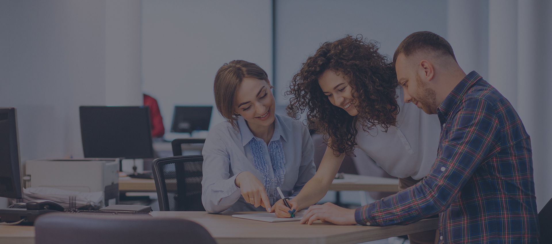 Servicios de tecnología para empresas y universidades